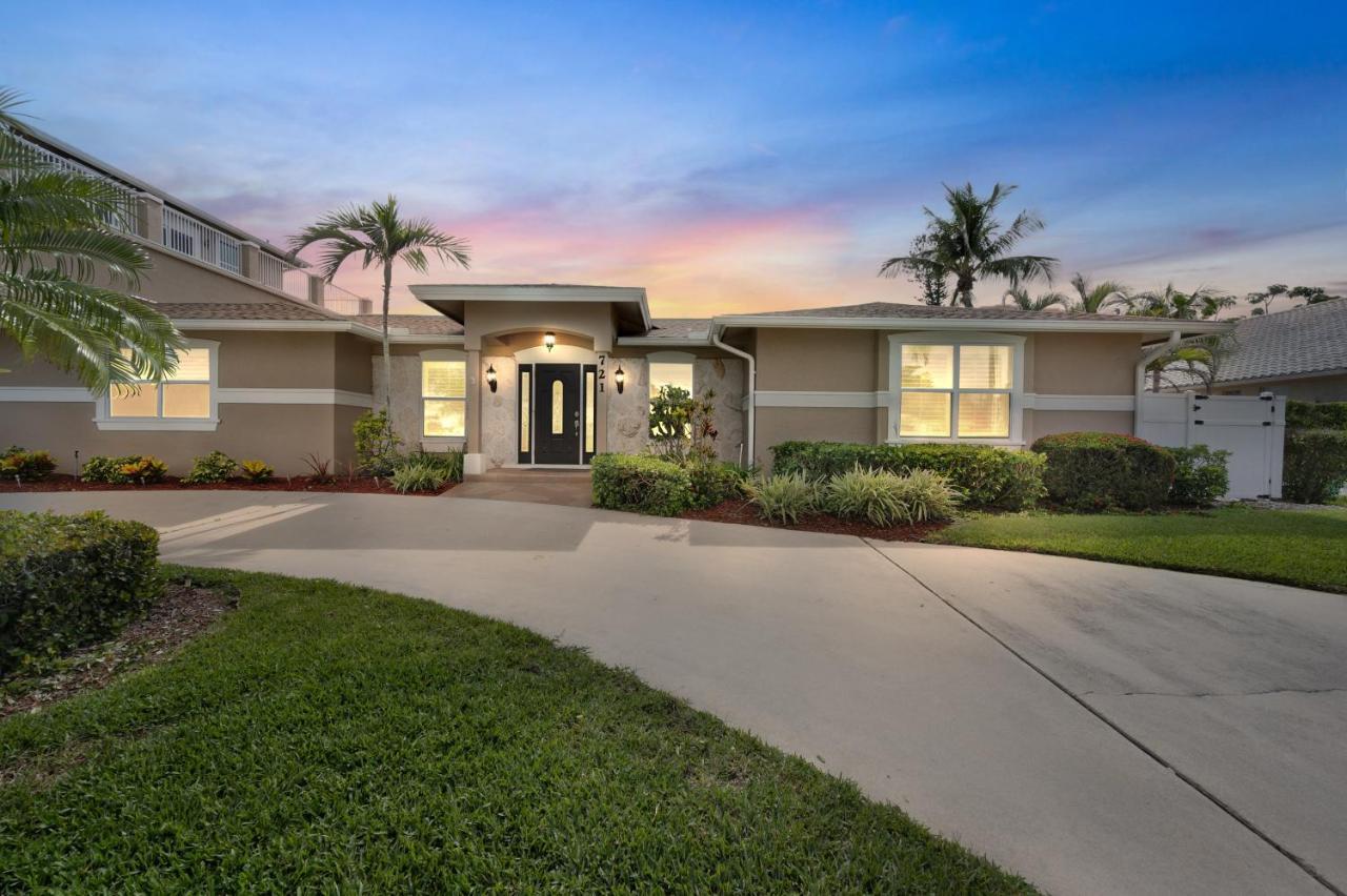 Sandcastles Of Marco Island Waterfront Private Pool Villa Exterior photo