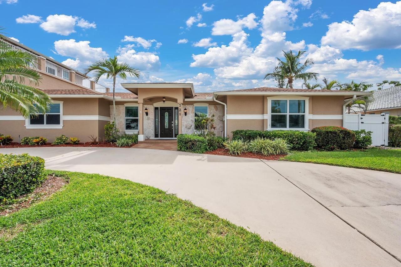 Sandcastles Of Marco Island Waterfront Private Pool Villa Exterior photo